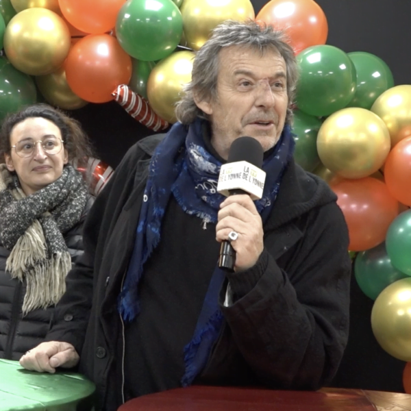 Jean-luc reichmann en conférence de presse à saint-clément