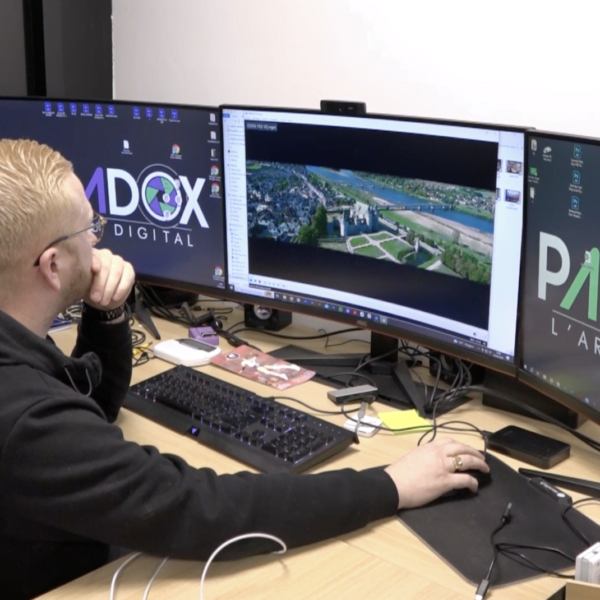 Bureau du Directeur, et ses 3 écrans