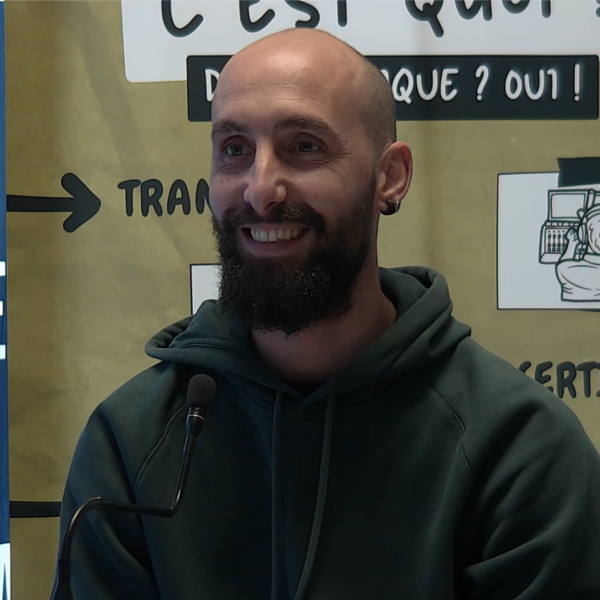 la ligue de l'enseignement à la ruche bourdonne