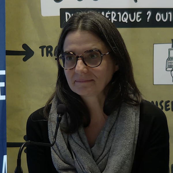 Nathalie hervé de l'association coups de pouce aide à l'education pour les enfants à la ruche bourdonne association d'Auxerre